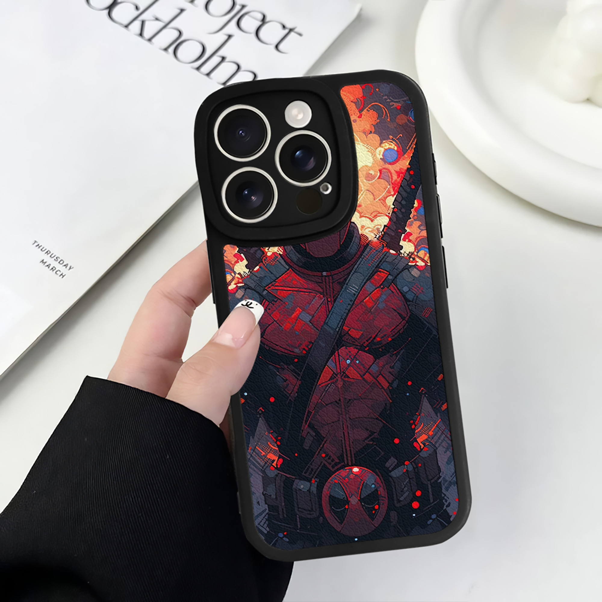 （画像用） Deadpool デッドプール 【iPhone 16シリーズ対応】シリコンスマホケース（レザー調） 材質：シリコン